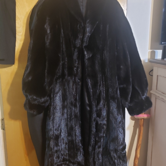 Mink - Picture 3 of 4